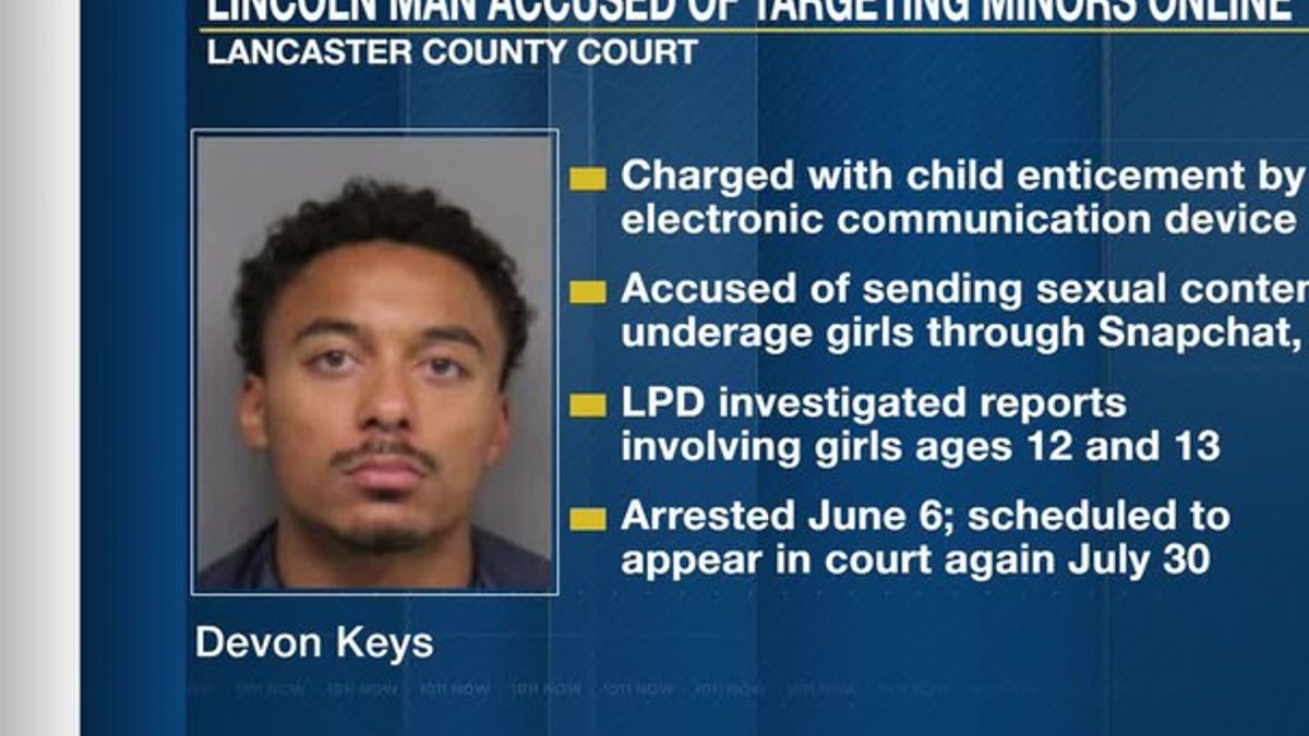 Lincoln man accused of sending sexual content to underage girls over ...