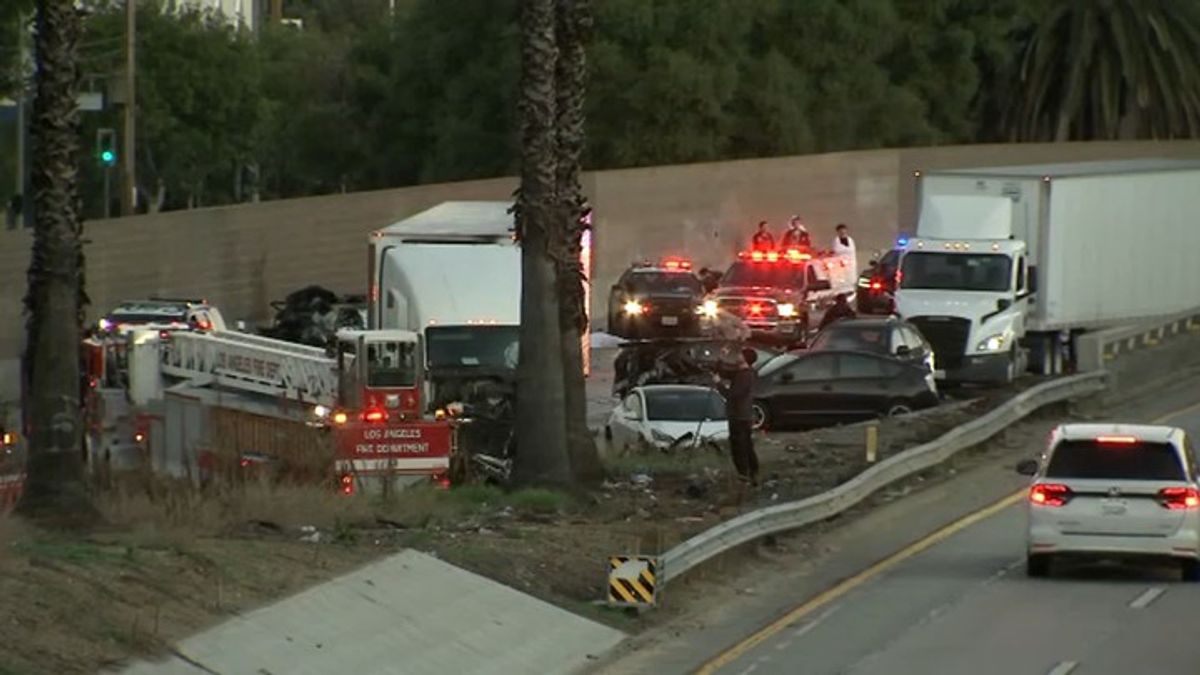 1 killed, 15 others injured in semi-truck crash on SB 5 Freeway in ...