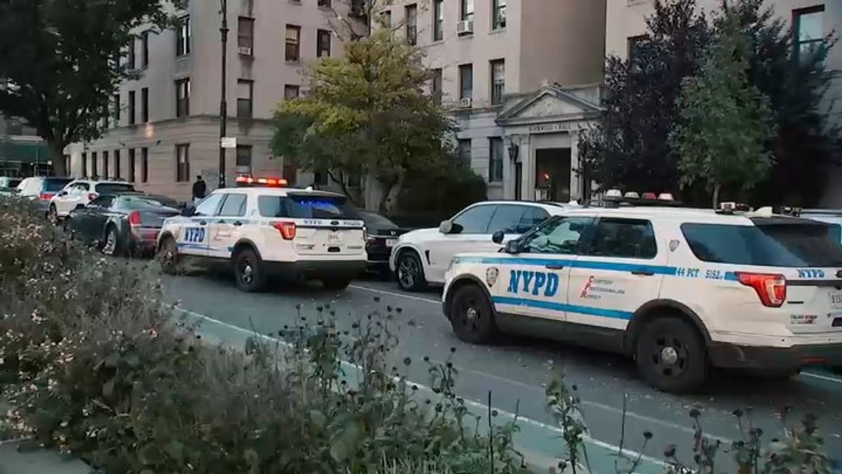27-year-old man stabbed to death inside Bronx apartment building; no ...