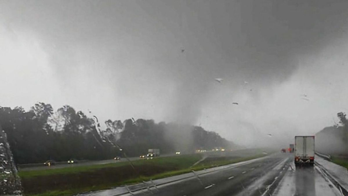 EF2 tornado sweeps through Kentucky | Haystack News