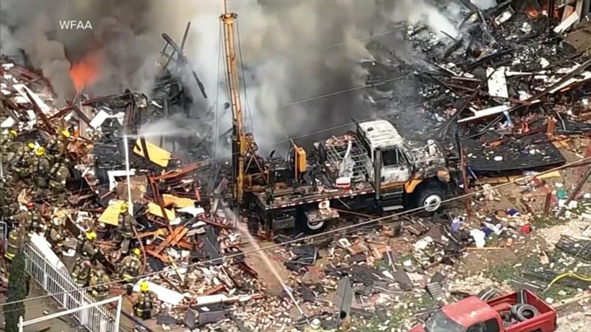 Massive blast levels Dallas apartment complex after reported gas leak ...