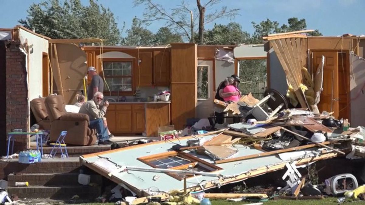 Deadly storms spawn dozens of tornadoes in the Midwest and South ...