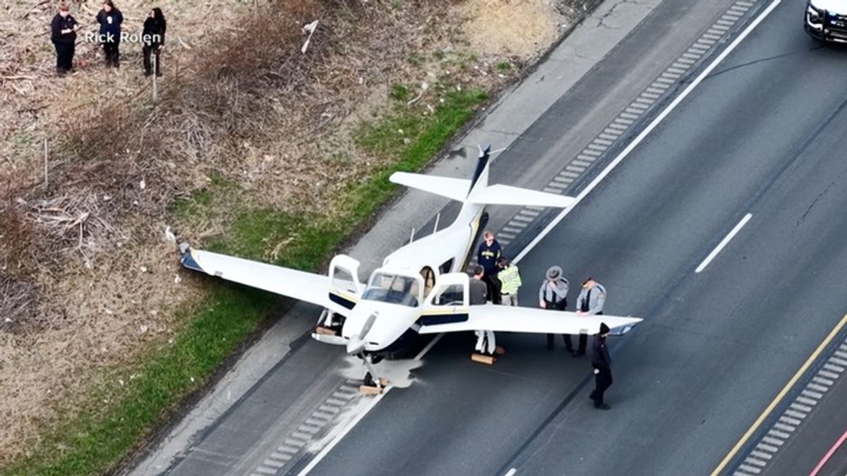 Emergency landing on PA highway caught on video | Haystack News