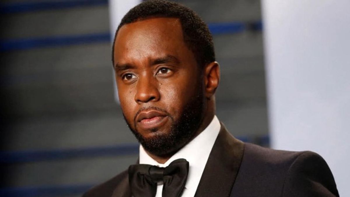 Witness in Sean Combs trial alleges singer held her over a 17-story ...
