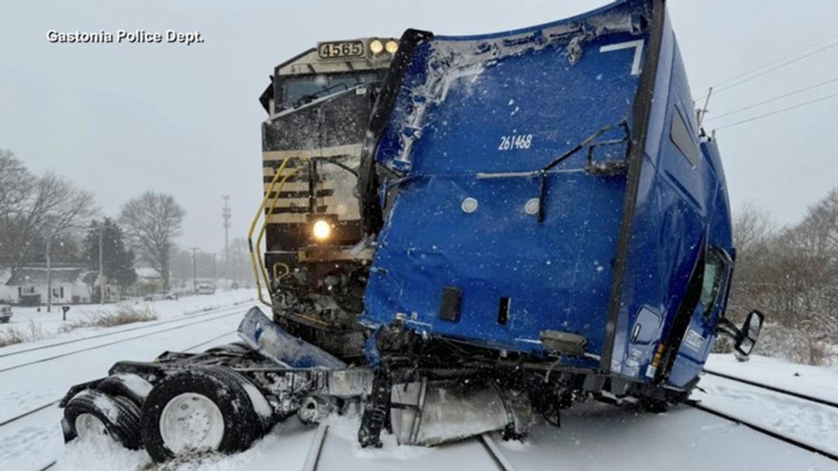 Massive winter storm slams South as dangerous cold lingers for millions ...