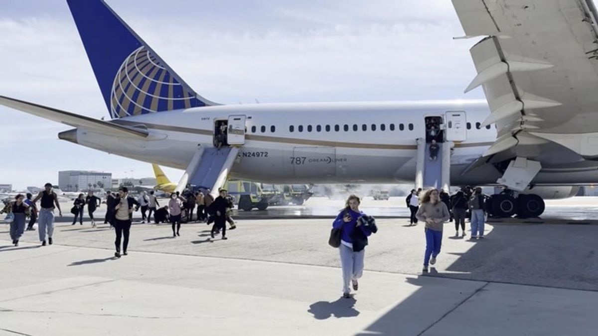 Passengers forced to evacuate after jet’s emergency landing | Haystack News