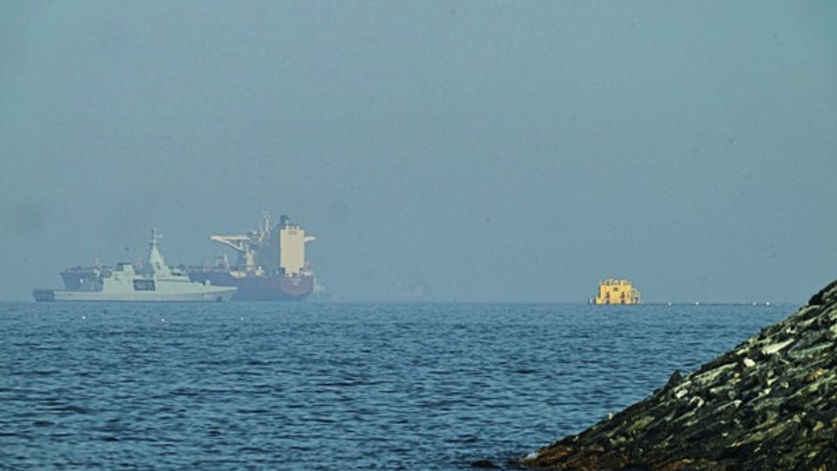 Iran captures ship: Military takes control of ocean KOL in Hormoz ...