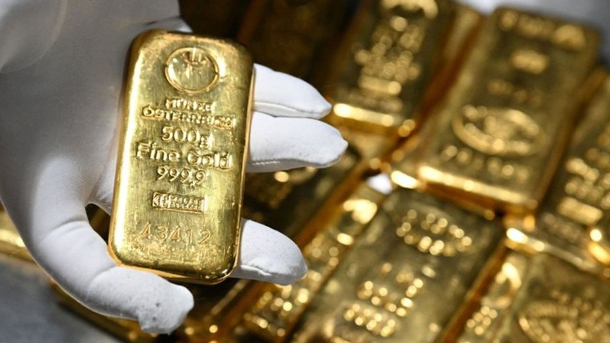 Gold prices hit record highs as wars and trade tensions fuel ...