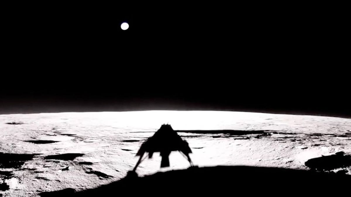 Must See! First Commercial Spacecraft Makes Historic Landing on the ...