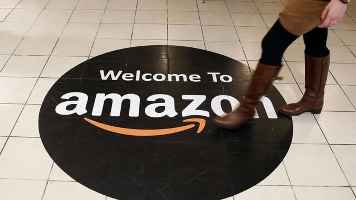 Amazon Makes Its First Public Sale | On This Day | Haystack News