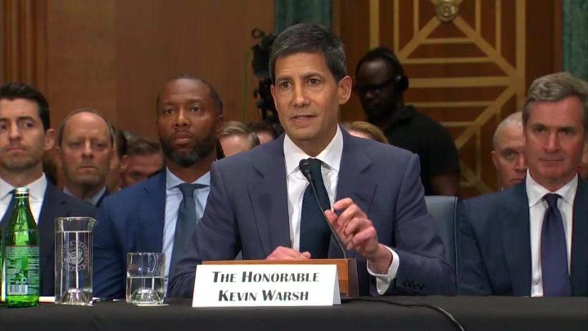 Senator Warren Clashes With Warsh Over Assets, Ties to Trump | Haystack ...