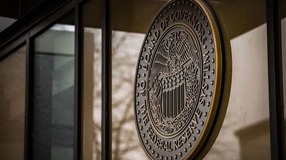 Minutes Show Most Fed Officials Expect Additional Rate Cuts | Haystack News