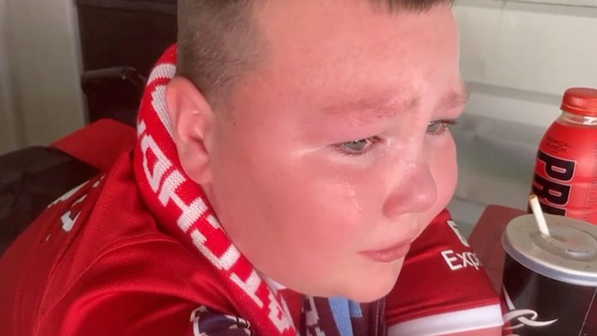 This Amazing Video of a Liverpool Fan Crying After Hearing His Club’s ...