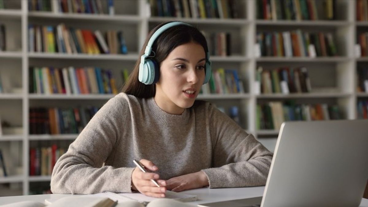 The Backdrop Effect: How Your Video Call Background Shapes Perceived ...