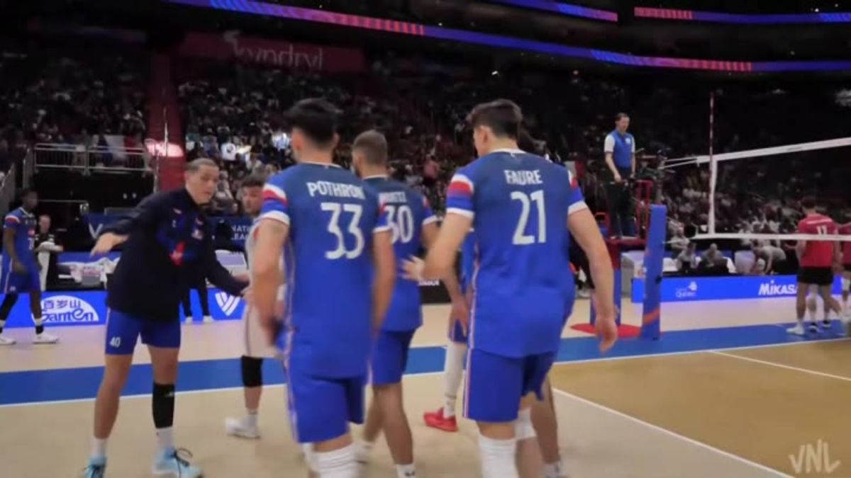 Canadian men fall to France at Volleyball Nations League stop in Quebec ...