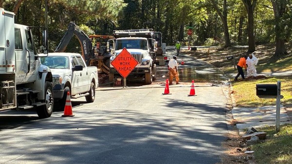 Stonecrest neighborhood hit by second water main break in a week ...