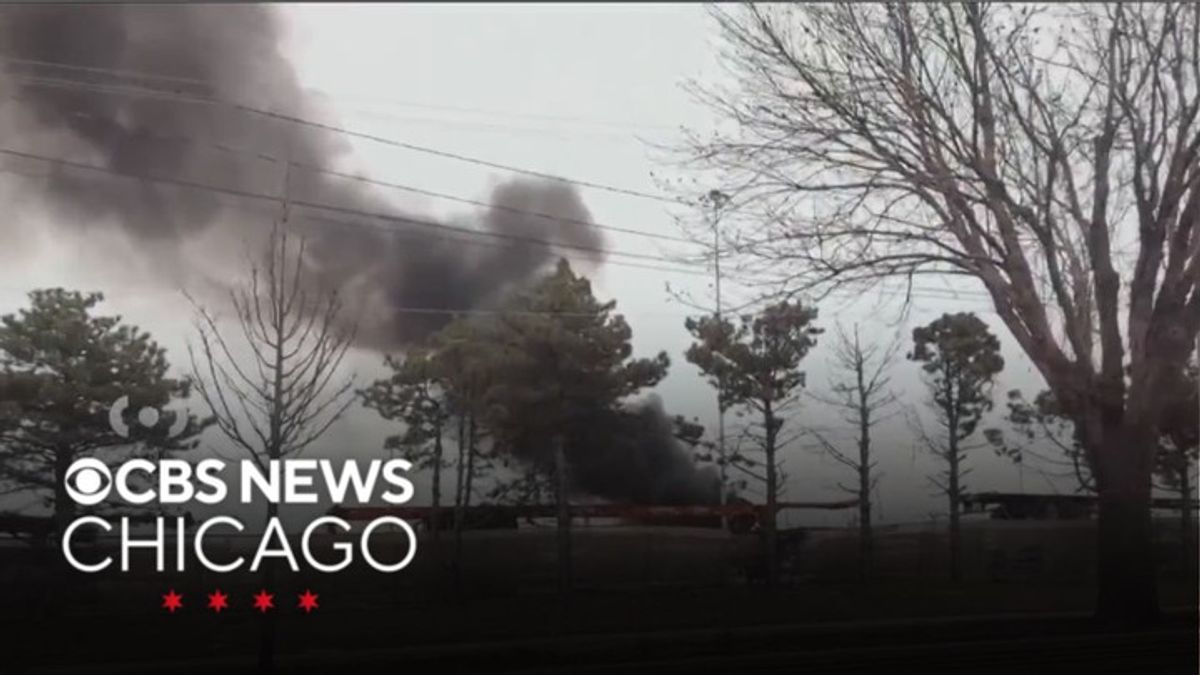 Crane machine catches fire near Metra tracks in Ashburn neighborhood ...