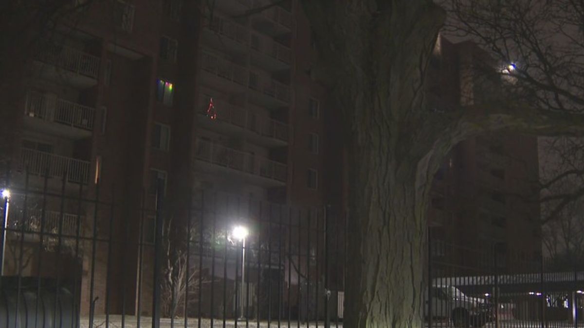 1 dead, 2 injured, after shooting at Detroit apartment complex ...
