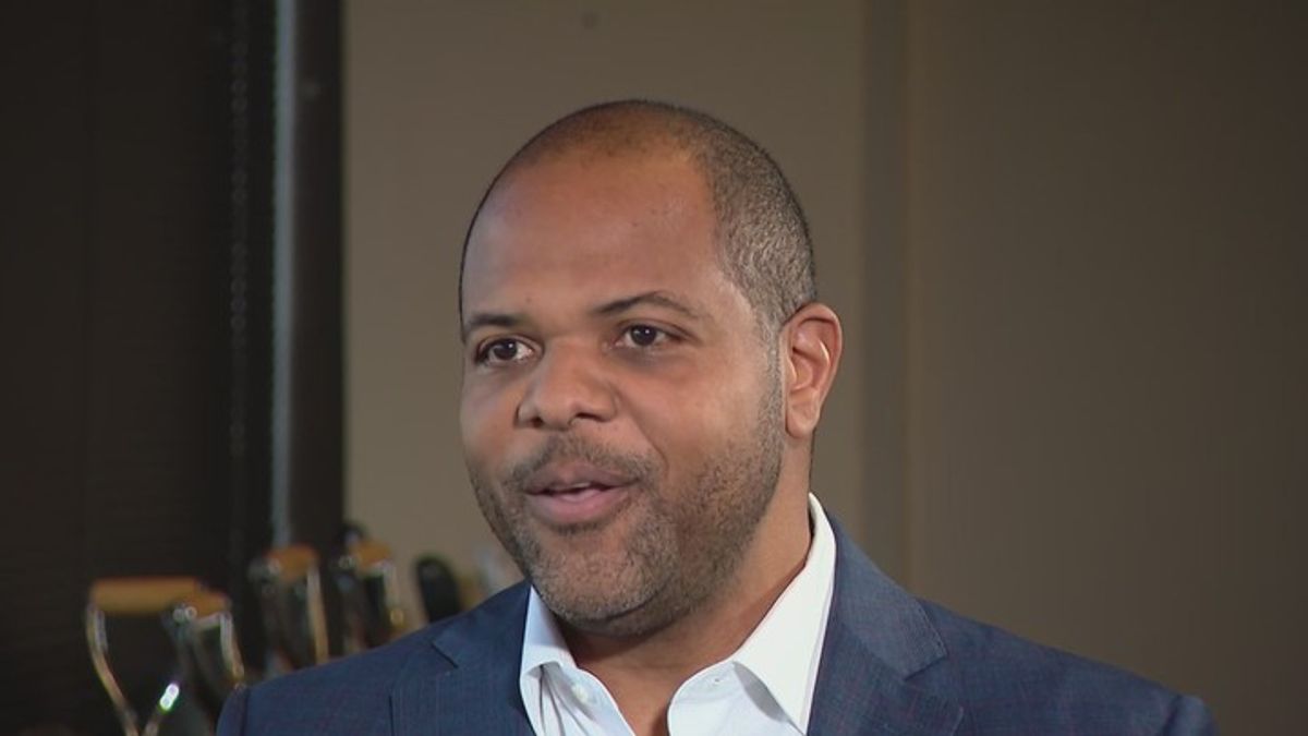 Dallas Mayor Eric Johnson weighs choice: Repair or relocate iconic I.M ...