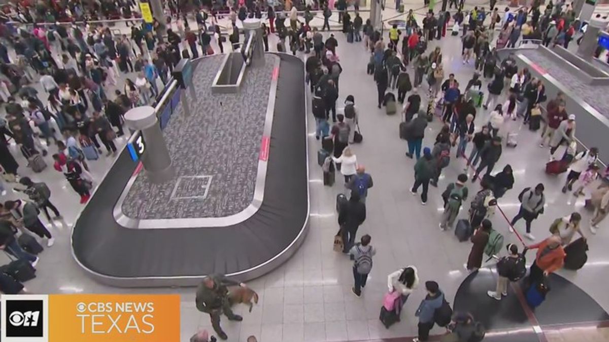 Senate passes bill ending lawmakers' perks at airport security amid DHS ...
