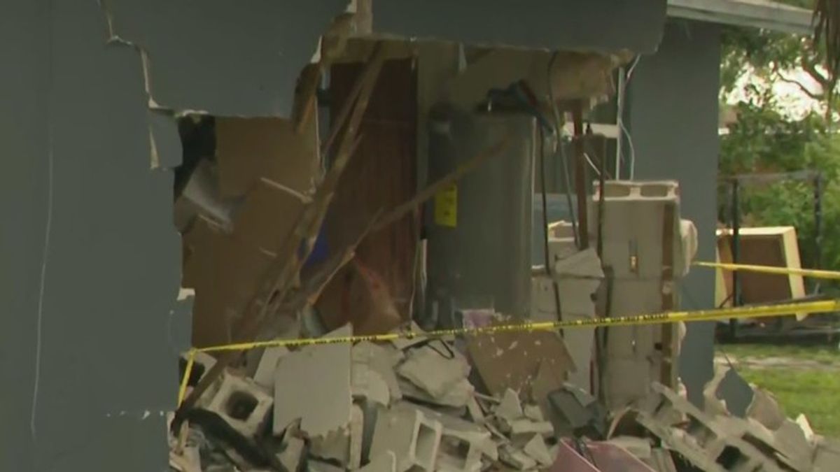 Woman injured after car crashes into a home near Fort Lauderdale ...