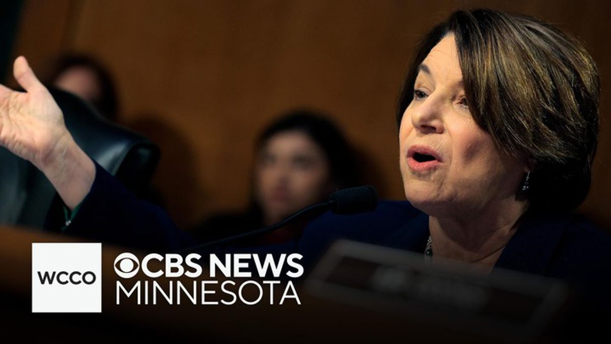 Sen. Amy Klobuchar presses DHS Secretary Kristi Noem about Alex Pretti ...