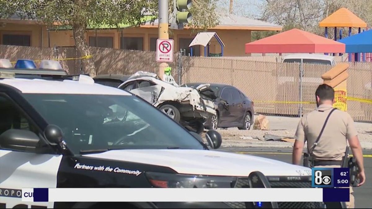 1 dead, 1 hospitalized in 4-vehicle crash in east Las Vegas valley ...