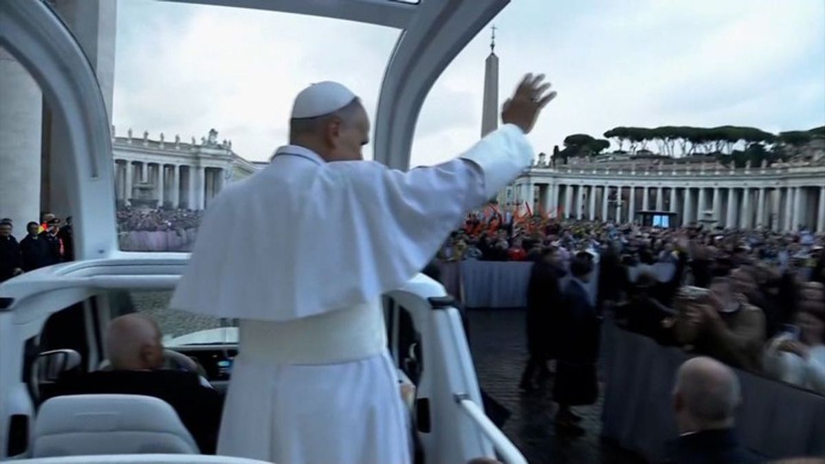 Pope Leo seen ahead of his first general audience since cancer surgery ...