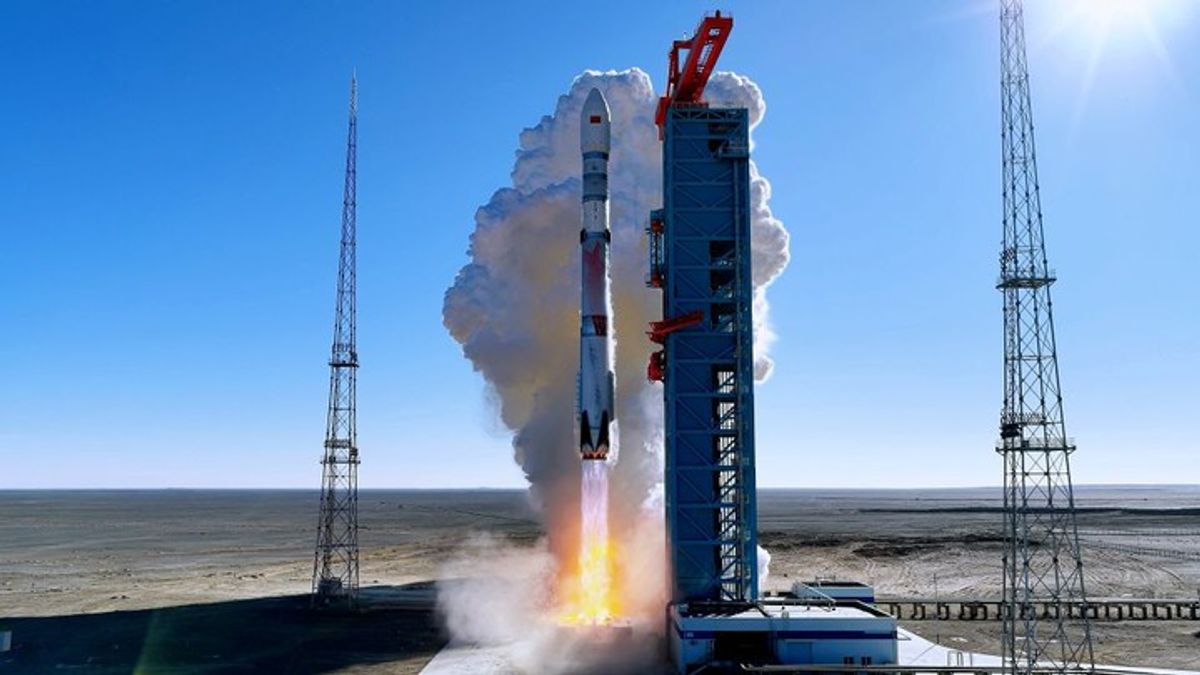 Chinese reusable rocket booster crashes during first historic orbital ...