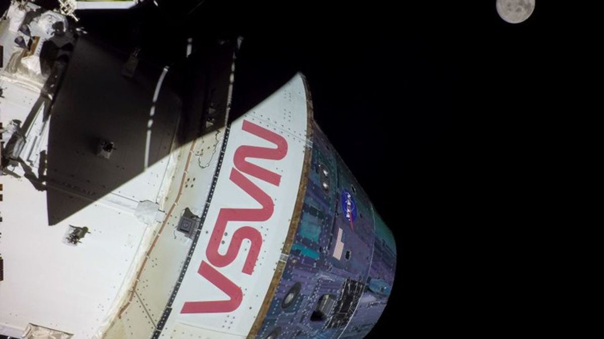 NASA is sending people back to the moon. Here’s why they aren’t landing ...