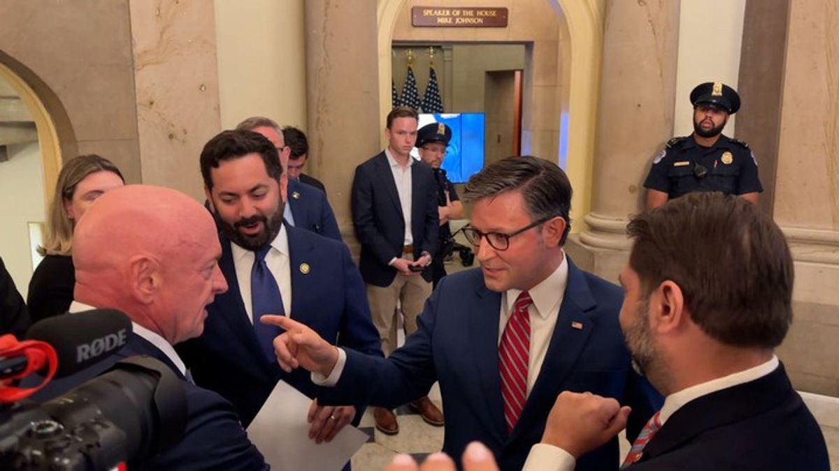 Video shows hallway confrontation between Senate Dems and House Speaker ...