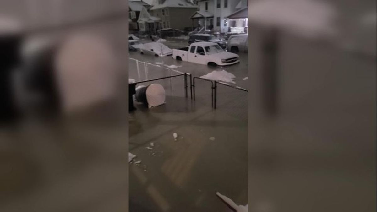Video shows cars frozen in ice after water main break floods Detroit ...