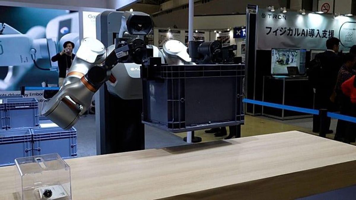 Would you work with a joke-cracking robot? Japan tries to catch up with ...
