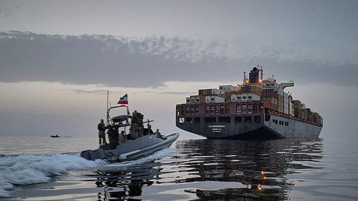 Strait of Hormuz standoff leaves 20,000 seafarers stranded on cargo ...