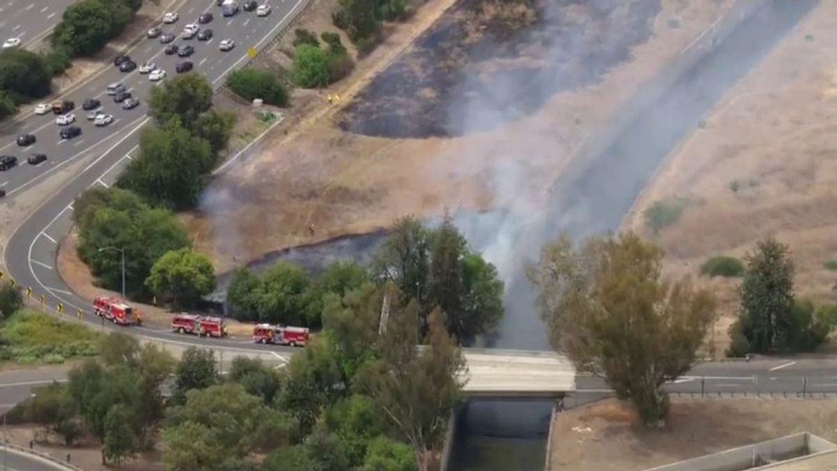 Fire breaks out near the 101, 405 Freeways | Haystack News