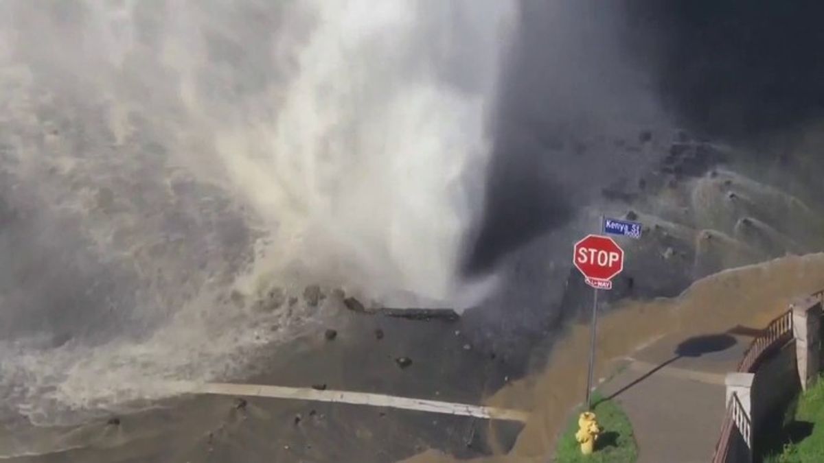 Massive water main break in Porter Ranch | Haystack News