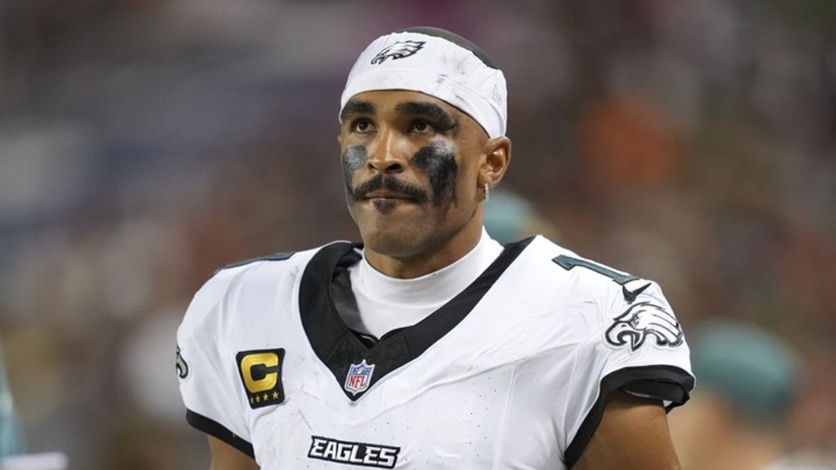 Jalen Hurts diagnosed with multiple blood clots in lungs, will ...