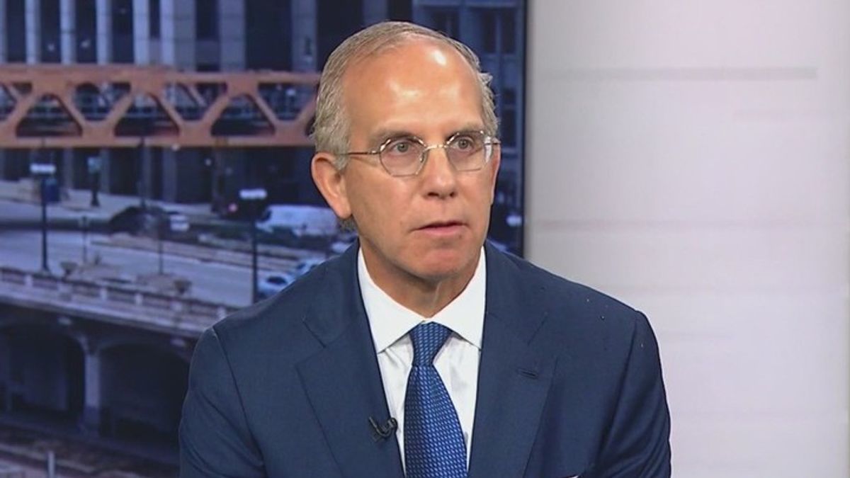 Legal expert weighs in on Chicago's response to ICE raids, federal ...