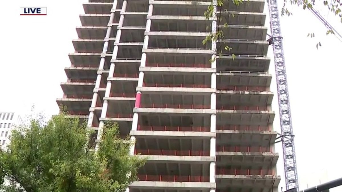 Abandoned Midtown building displays falling paneling | Haystack News