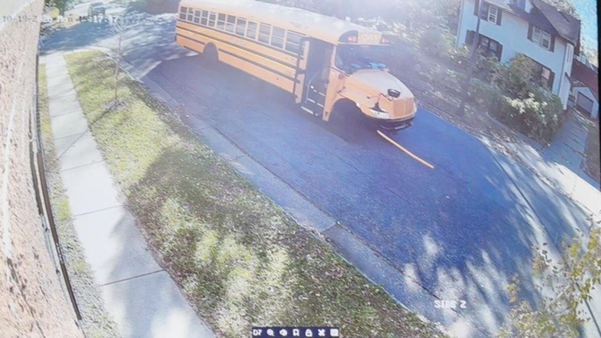 Good Samaritan stops runaway school bus | Haystack News