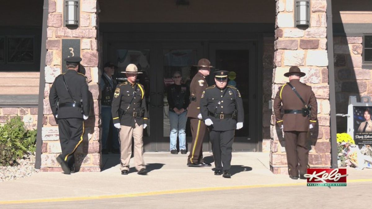 Community shows support at fallen deputy’s visitation | Haystack News