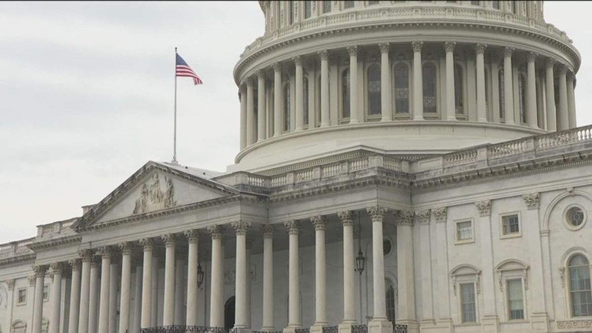 Trump questions paying workers amid government shutdown | Haystack News