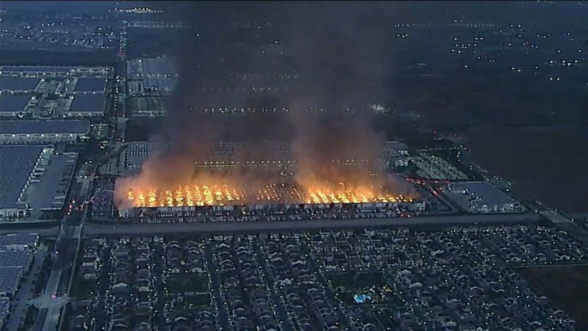 Employee accused of arson following massive warehouse fire in Southern ...