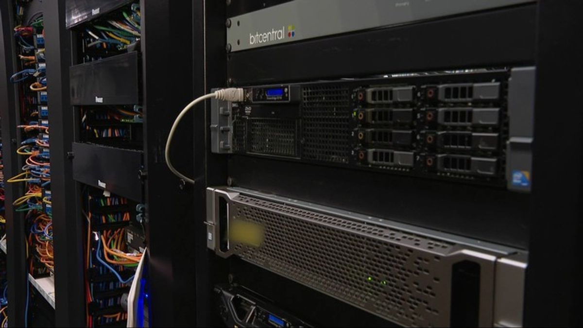 Clackamas County residents debate proposed data center moratorium ...