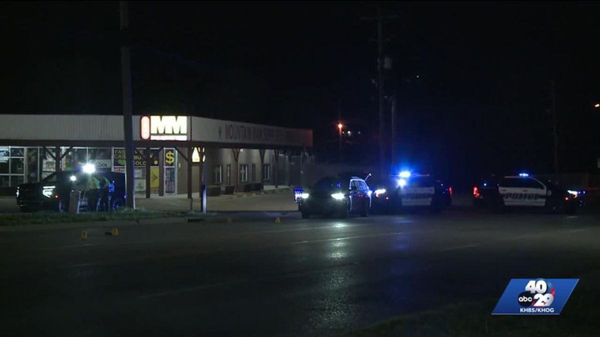 Pedestrian dies after being hit by SUV in Fayetteville | Haystack News