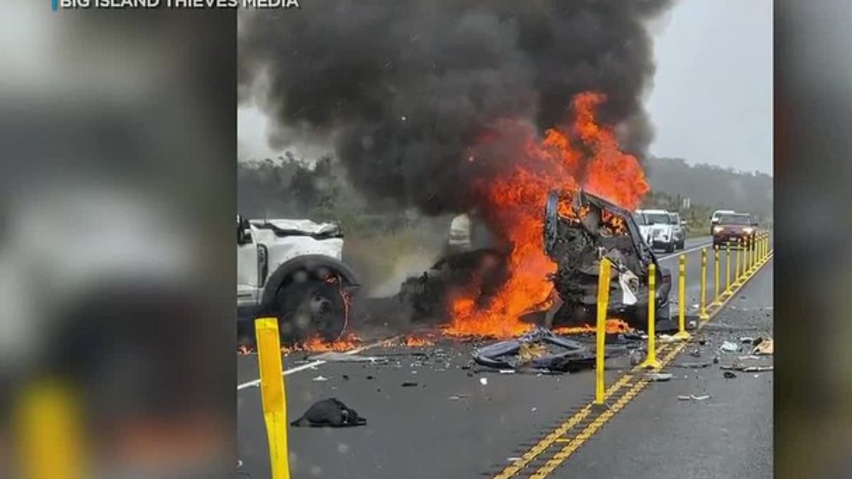 1 dead in fiery crash on Daniel K. Inouye Hwy. near mile marker 18 ...