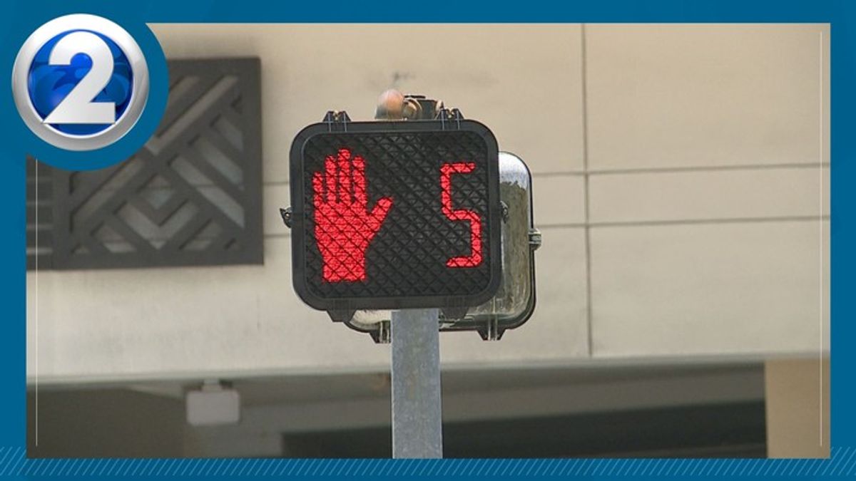 Walk or wait? Bill to change crosswalk rule moves forward | Haystack News