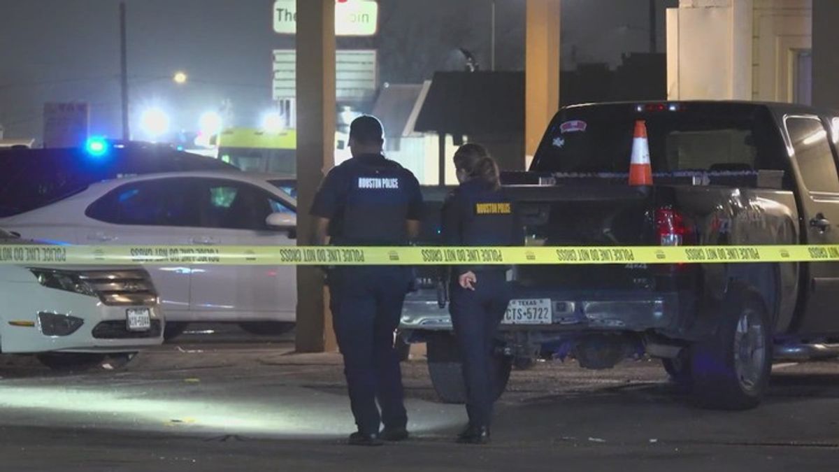 Police searching for suspects after fight leads to shooting at ...
