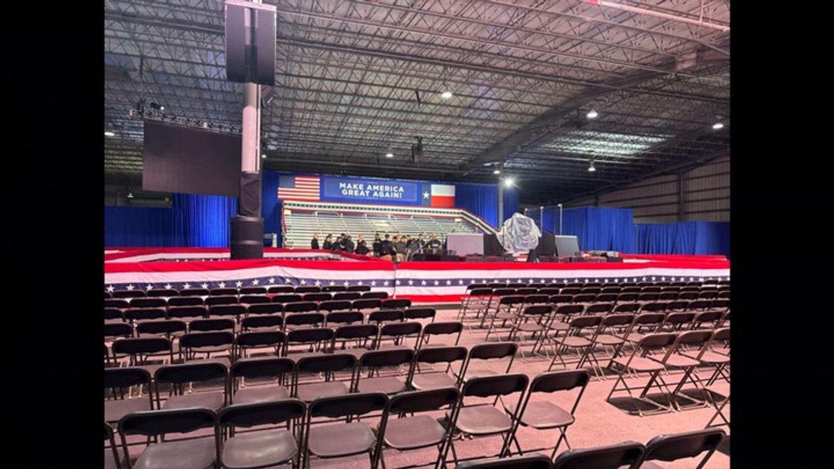 Rain doesn't stop crowds lining up for Trump's Corpus Christi rally ...
