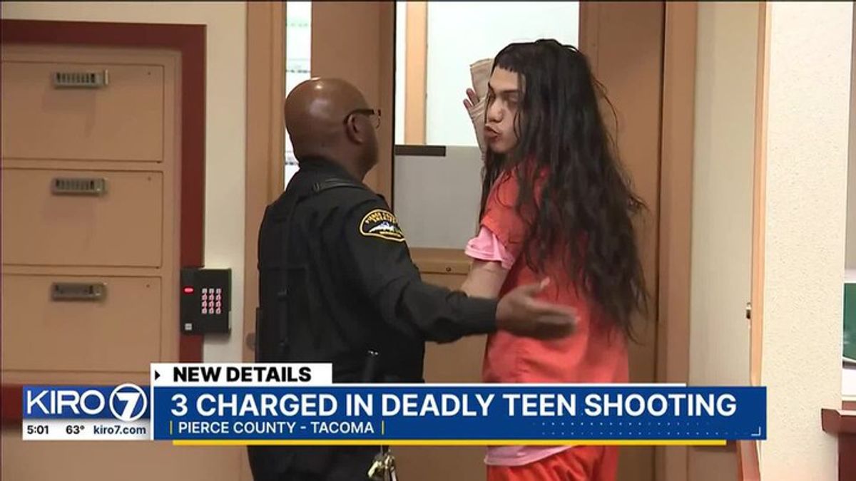 Tacoma garage shooting suspect charged with murder, blows kiss to ...